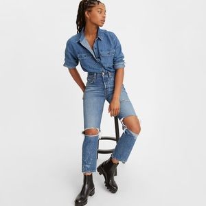 Levi’s cropped distressed 501